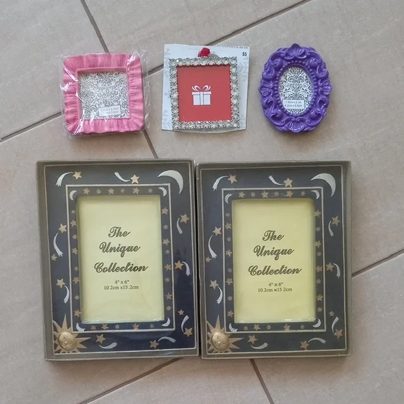 Picture Frame Set - Picture 1 of 8